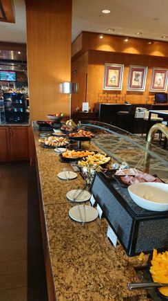 Clublounge buffet.