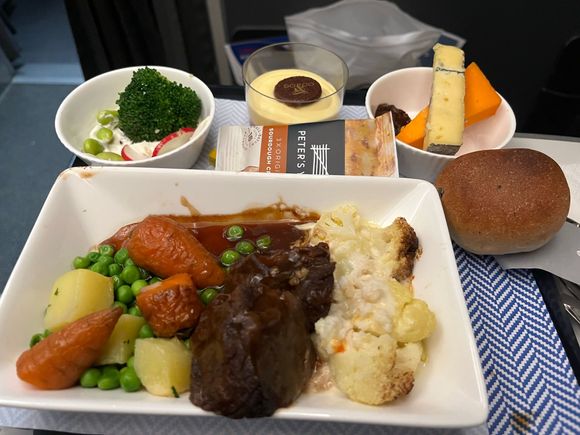 LHR to ARN today. Thanks to the observations of other FTers, I opted for the beef cheeks and the Primitivo. Excellent service on the flight
