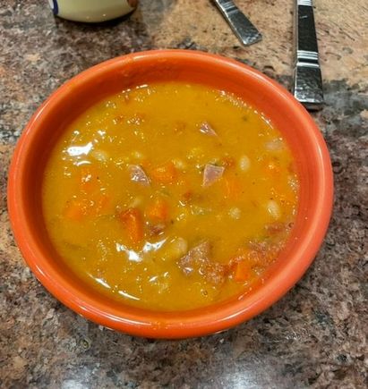 A bowl of navy bean with ham on a cold (46) Scottsdale evening. 