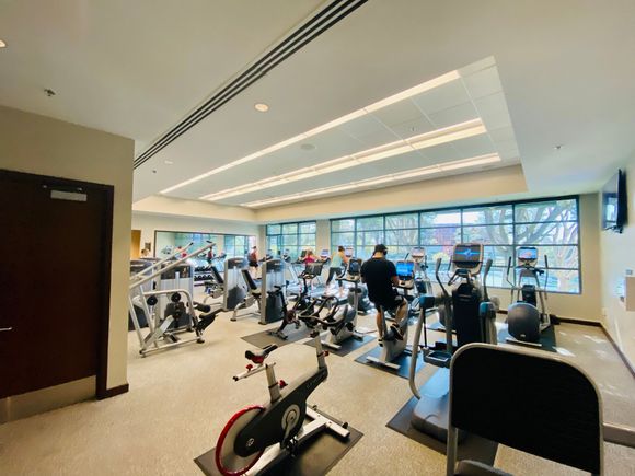 Small and basic fitness center for a hotel or this size. 