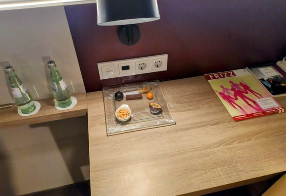 This plate of fruit and snacks was offered to me because I'm a Platinum member of IHG 