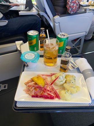 LCY to GLA - Salmon and potato salad. The salmon was nice but the potato was so cold it was hard and gave you brain freeze 