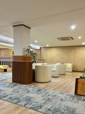 The Leeli Lounge