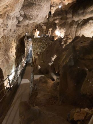 Underground steam grotto where the temp & humidity changed the deeper you went