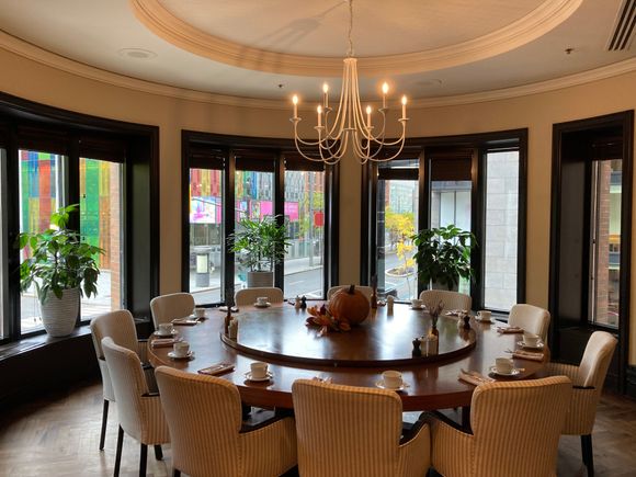 Restaurant seating 