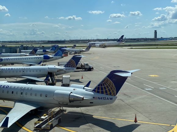 View looking out the ORD E/F lounge