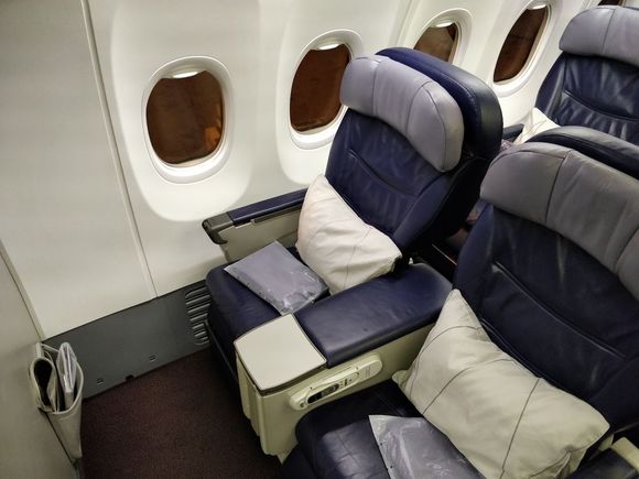 Seat 1F