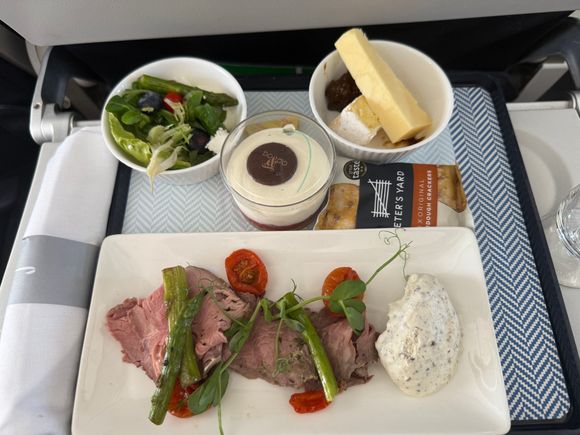 Enjoyed my beef. Crème fraiche a bit too creamy for my taste though could have done with some horseradish in the mix rather than truffle. 