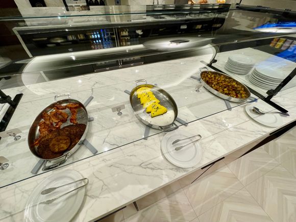 Regency Club breakfast