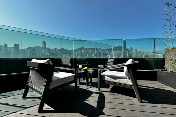 Terrace (Patio: Day)