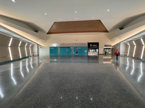 Just a pic of the area at T2 that now connects to T1 to complete the north side LAX airside transfer path