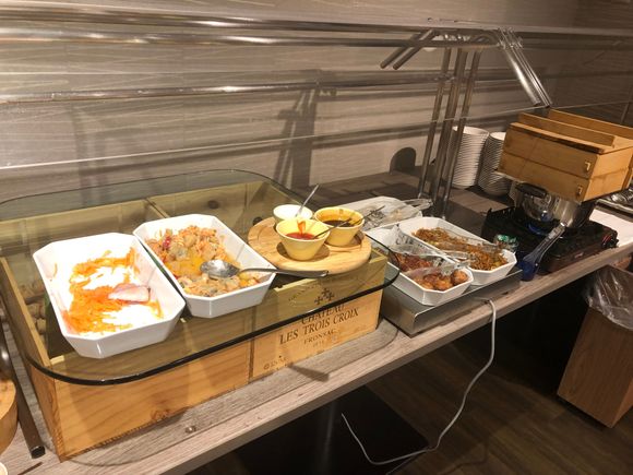 Club lounge food offering