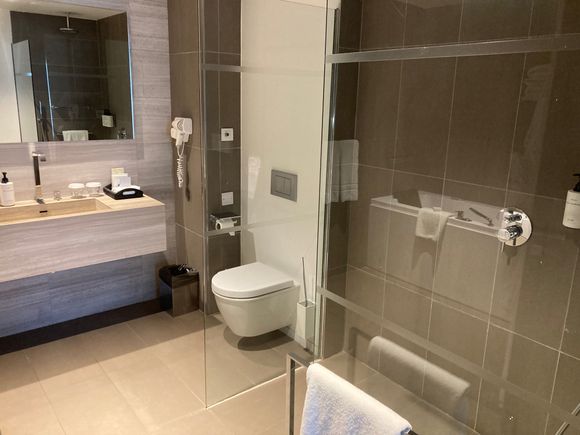 Bathroom of bedroom 1 