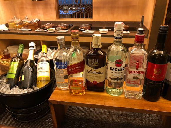 Lounge spread (hors d'oeuvres)