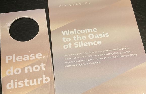 Staff knows the snooze room as the Oasis Bedroom / in Dutch: Oasis slaapkamer 