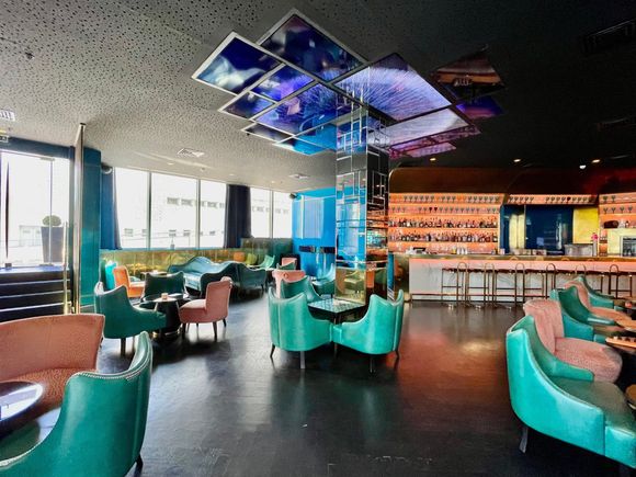 Lobby bar