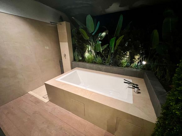 Outside bathtub