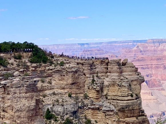 This picture serves to remind me that while I was only a mile from the visitor center in complete solitude, the majority of people visiting the Grand Canyon don’t travel very far from the parking lot. 