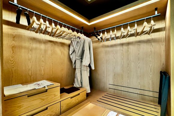 Walk-in Closet
