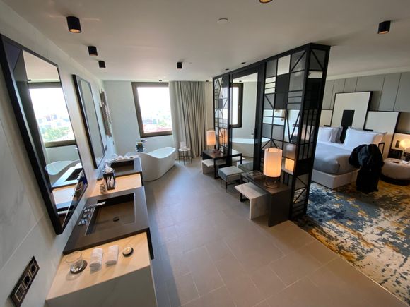 Bed & bath