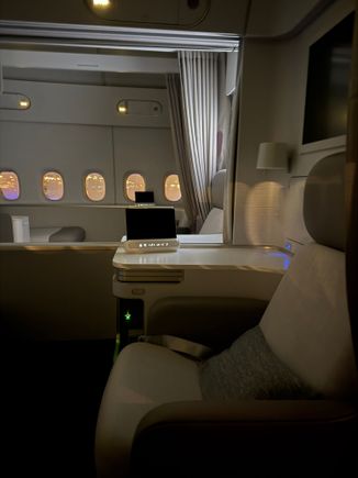 Middle seats divider
