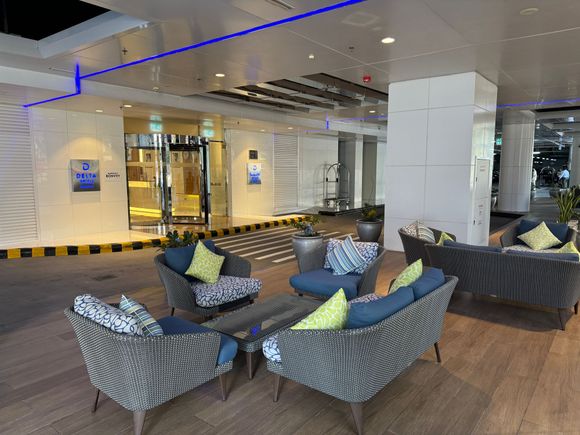 Main entrance - waiting area for taxi’s