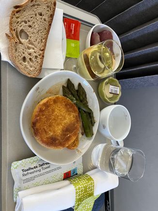 LIS-TFS, 11am departure. Pie with duck meat.