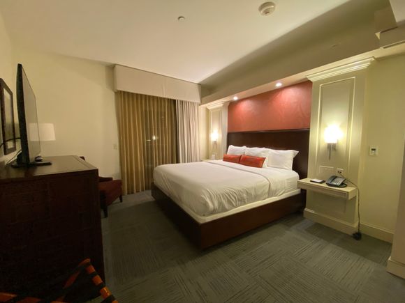 Suite bedroom