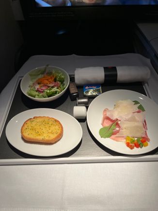 Not crazy about prosciutto didn't eat it, Garlic bread was almost rock hard. 5/10