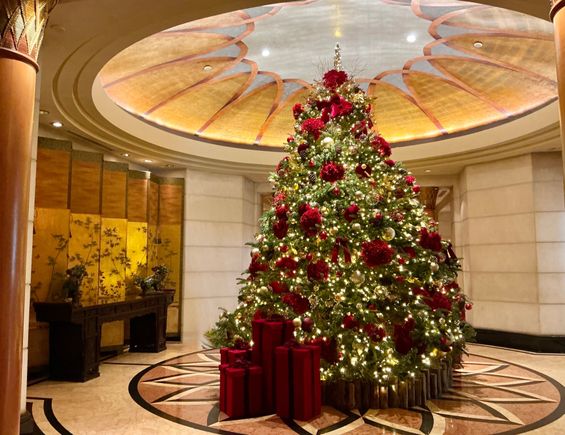 Looking towards the concierge and reception 