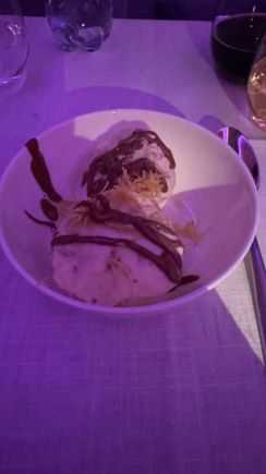 Pistachio and cream ice-cream