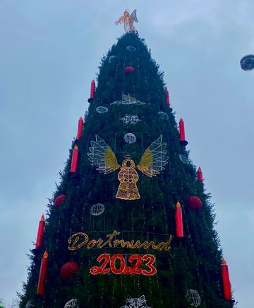 World’tallest Christmas Tree - Dortmund Weinacthsmarkt