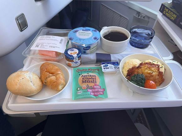 HEL-LHR breakfast