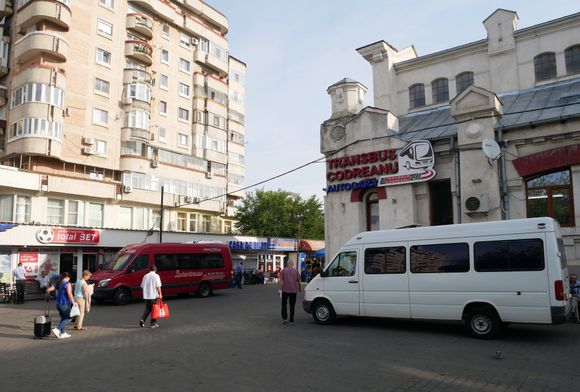 Minivan. Gara de autobus Iasi.
