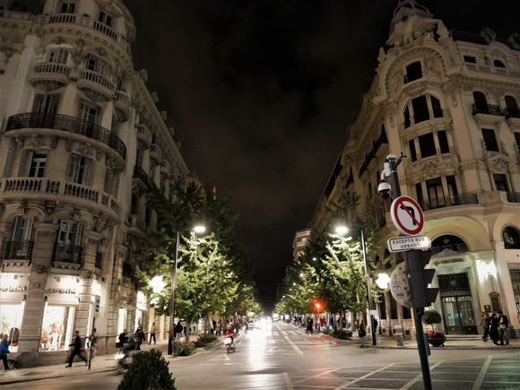Calle Reyes Catolicos (Street of Catholic Kings).