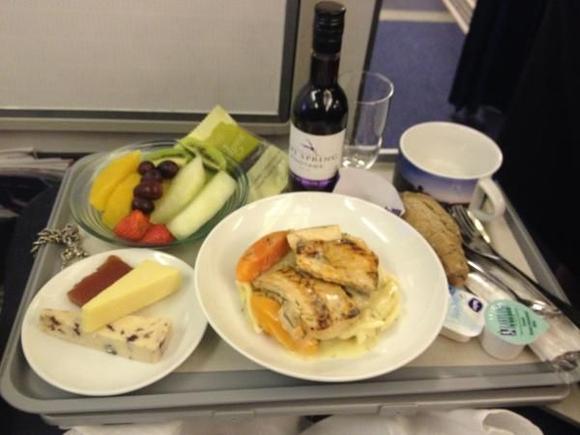RAK - LGW. CLub Europe. Dinner. 10/13.
Salmon by choice, so I was cheating.
