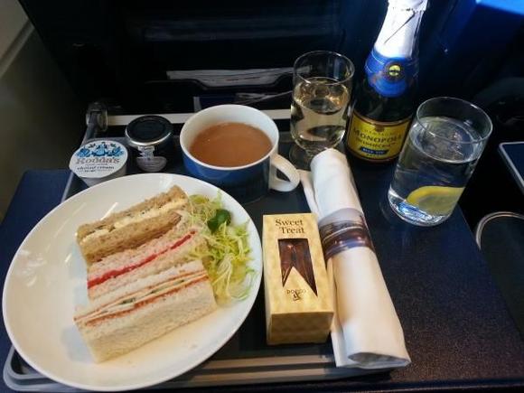BA335/02Dec ORY-LHR, Afternoon Tea

An individual selection of sandwiches

Do&amp;Co sponge cake