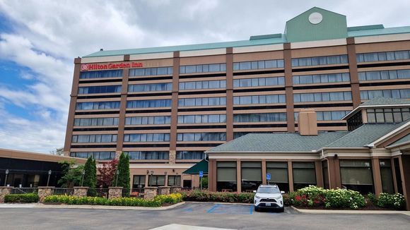 The world's first Hilton Garden Inn was originally a Compri. The initial Cresthil by Hilton locations were soon rebranded as Hilton Garden Inn. The green roof was added later, possibly to withstand heavy snow accumulation.