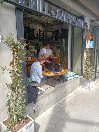 But in-person dining is definitely still happening at most restaurants here.  As I mentioned yesterday, Jing'an has cracked down hard on this.