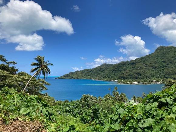 Simply stunning Hurepiti Bay on Taha'a island looking westwards