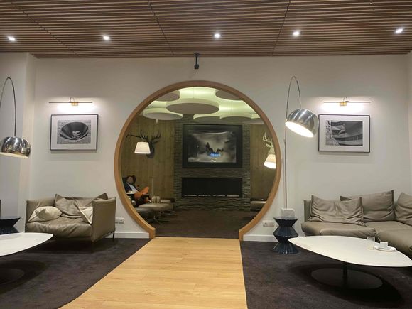 Like it or hate it, it does have some kind of "vibe". Definitely more original than the former AFLK T1 lounge.