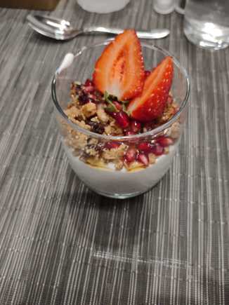 Yoghurt and fruit
