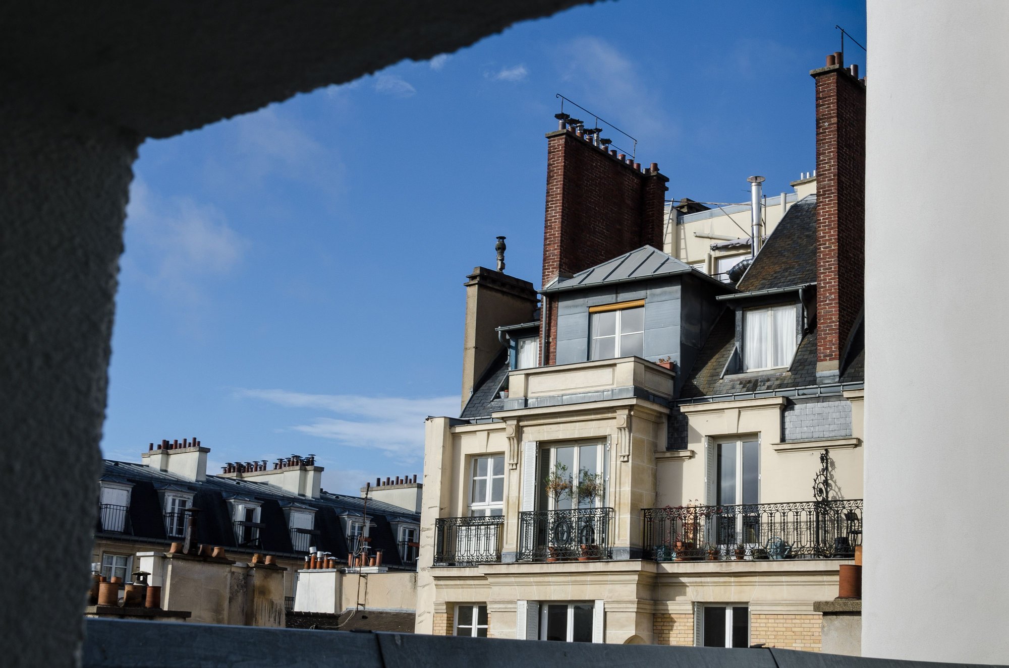 A tiny pinch of Paris also awaits viewers at the end of this looooong TR.