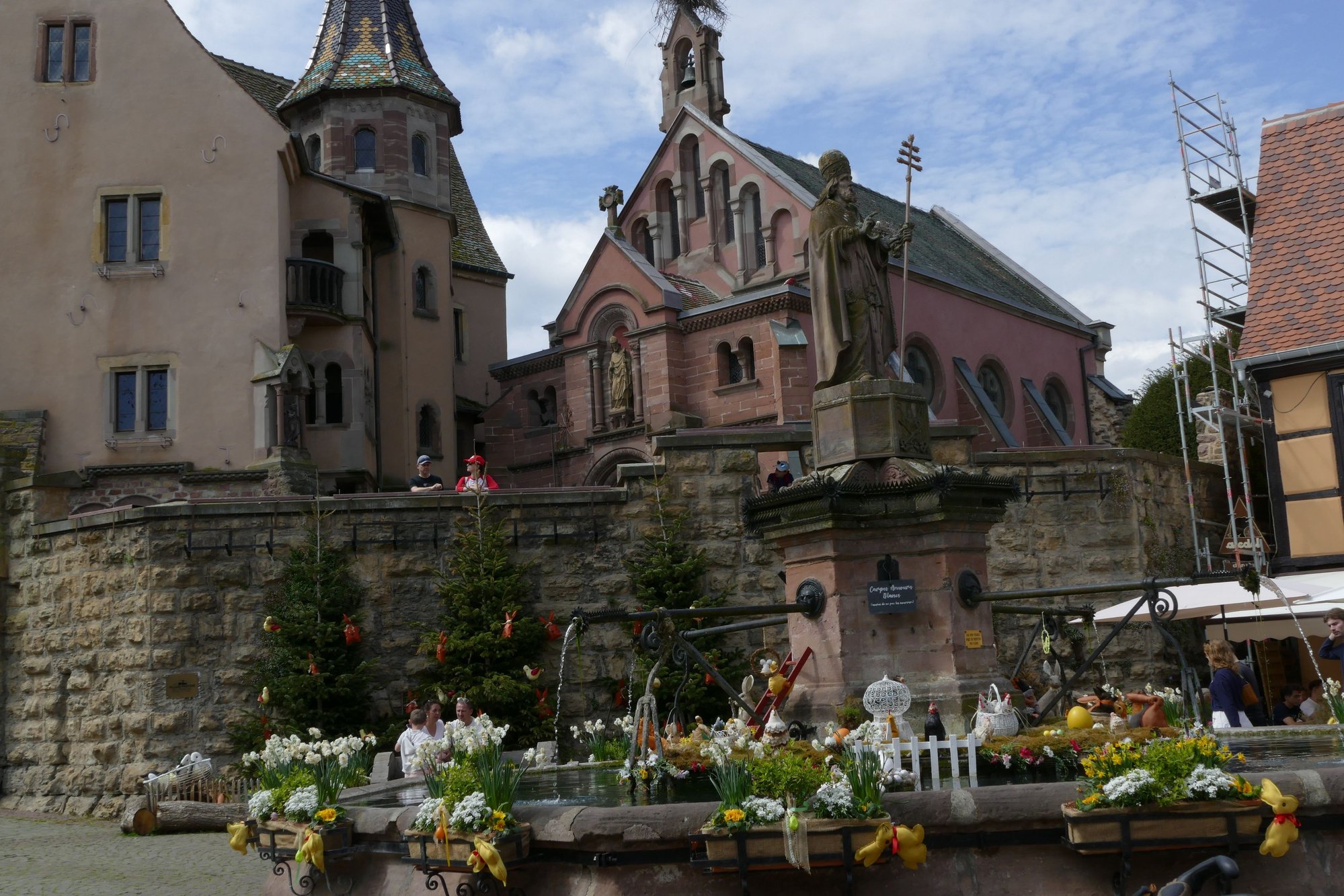 Fountain & statue of St Leon, a loval boy who became pope. The town's concentric ramparts start at this point