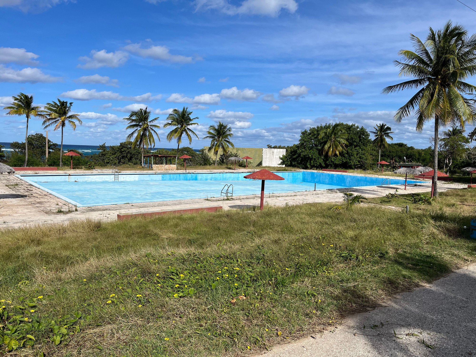 Vacant very large campismo piscina.