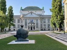 Statue of Marku Marlucci, don't know who he was be they must love him, he has the biggest sculpture on the Horseshoe