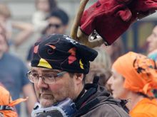 Some folks wisely brought goggles plus long-sleeved clothing to protect against errant sparks. I saw a number of participants plus tourists who were seemingly unaware of live sparks that had fallen onto their clothing.