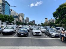 Wide lanes are common but the streets are NOT jammed with traffic.