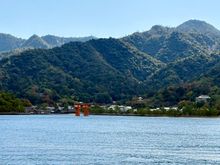 Stand on the right side deck of the ferry to get a great view coming to Miyajima