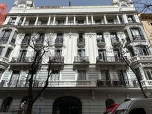 I took the picture while in one of my daydreaming, "Someday I will buy an apartment in Madrid" moments.
